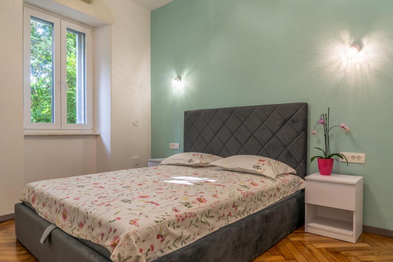 Garden In The Center Apartment Split Luaran gambar