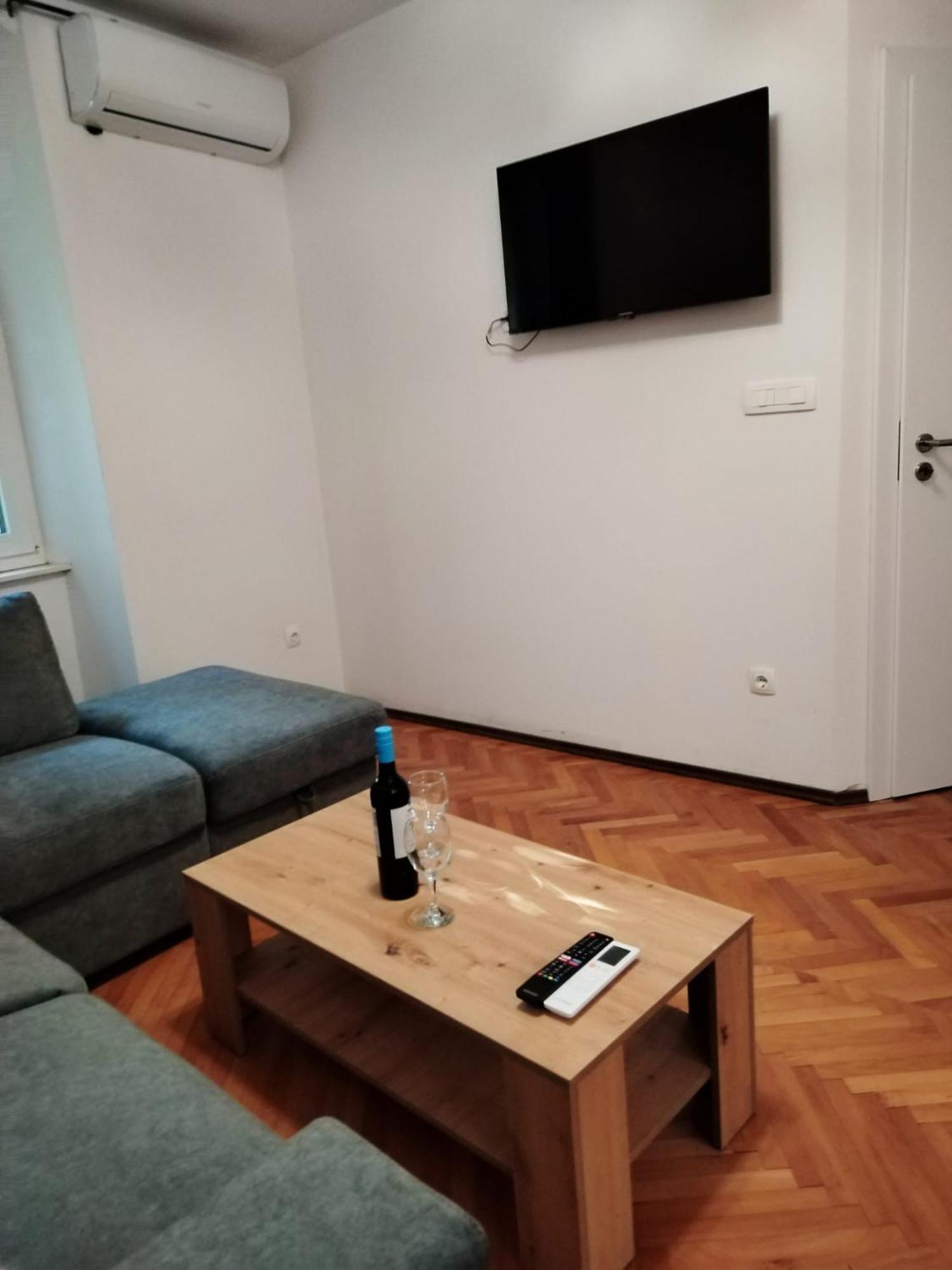 Garden In The Center Apartment Split Bilik gambar